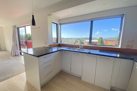 Photo of property in 1/76 Target Road, Totara Vale, Auckland, 0629