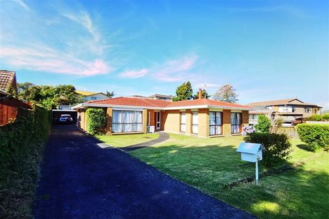Photo of property in 25 Beechdale Crescent, Pakuranga Heights, Auckland, 2010