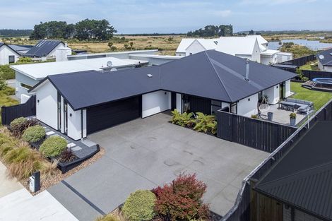 Photo of property in 72 Tiritiri Moana Drive, Pegasus, 7612