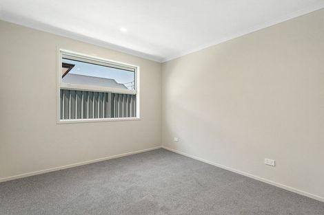 Photo of property in 23 Tabraham Crescent, Pyes Pa, 3112