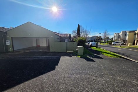 Photo of property in 3 Puma Drive, Golflands, Auckland, 2013