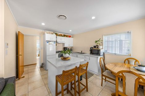 Photo of property in 1/29 Sutherland Road, Point Chevalier, Auckland, 1025