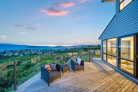 Photo of property in 42 Gurkha Crescent, Khandallah, Wellington, 6035