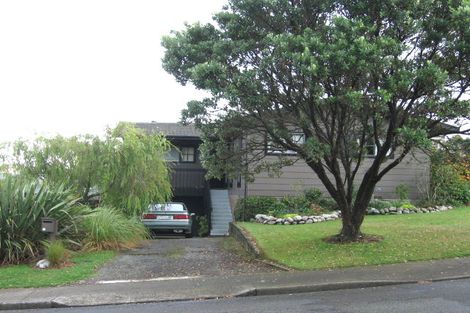 Photo of property in 94 Stewart Drive, Newlands, Wellington, 6037