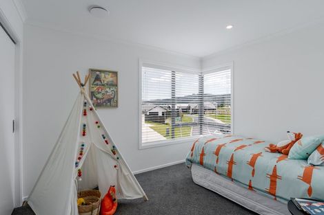 Photo of property in 36 Cynisca Crescent, Wallaceville, Upper Hutt, 5018