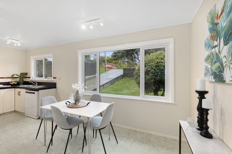 Photo of property in 207 Miromiro Road, Normandale, Lower Hutt, 5010
