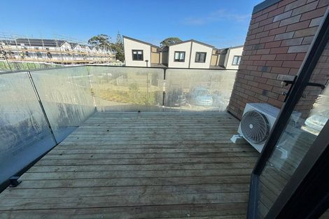 Photo of property in 8 Te Puketoka Lane, Mangere, Auckland, 2022