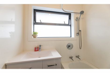 Photo of property in 34 Vancouver Crescent, Wainoni, Christchurch, 8061