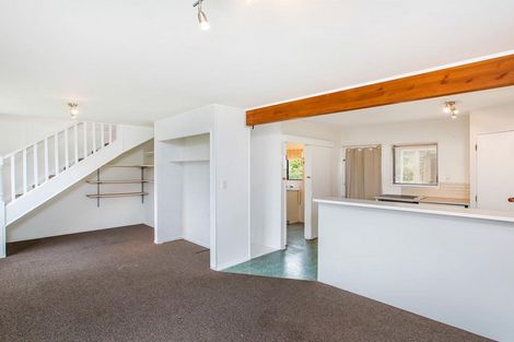 Photo of property in 96 Sunnyside Road, Sunnyvale, Auckland, 0612