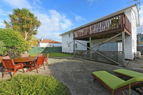 Photo of property in 42a Kowhai Avenue, Ebdentown, Upper Hutt, 5018