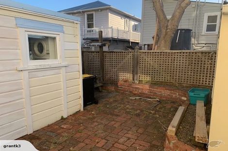 Photo of property in 4 Finlay Terrace, Mount Cook, Wellington, 6021