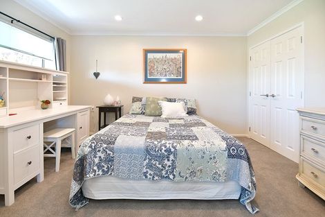 Photo of property in 100 Whangaparaoa Road, Red Beach, 0932