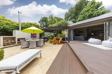 Photo of property in 2 Pastoral Lane, Hokowhitu, Palmerston North, 4410