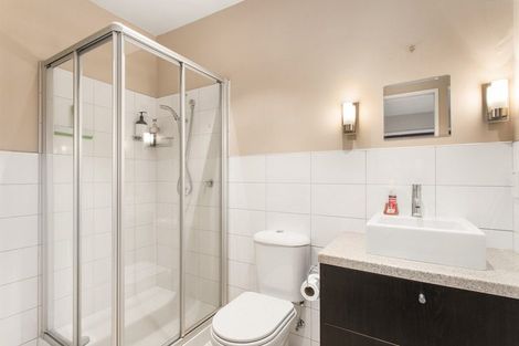 Photo of property in 33 Office Road, Merivale, Christchurch, 8014