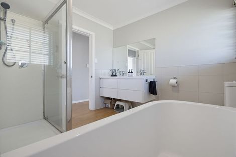 Photo of property in 35 Fitzroy Avenue, Fitzroy, Hamilton, 3206