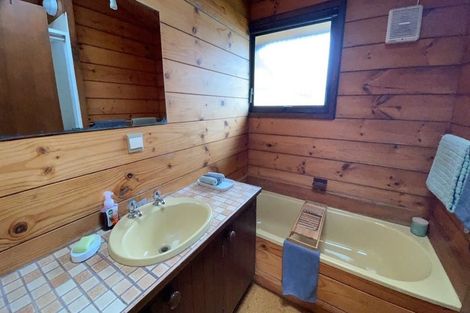 Photo of property in 63 Gemstone Drive, Birchville, Upper Hutt, 5018