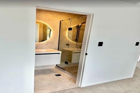 Photo of property in 27d O'donn Avenue, Beach Haven, Auckland, 0626