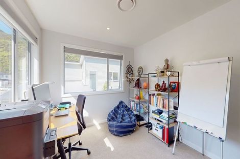 Photo of property in 92 Silverstream Road, Crofton Downs, Wellington, 6035