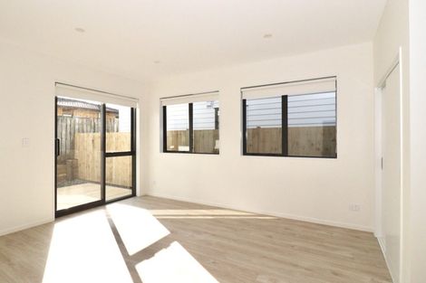 Photo of property in 8a Britannia Place, Half Moon Bay, Auckland, 2012