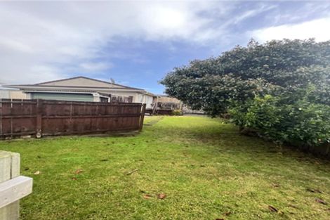 Photo of property in 2/109 Pigeon Mountain Road, Half Moon Bay, Auckland, 2012