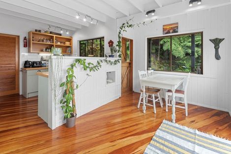 Photo of property in 16 Major Bridge Drive, Russell, 0272