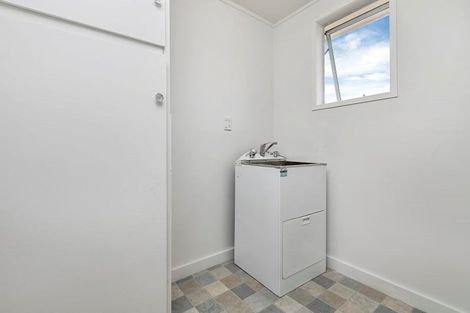 Photo of property in 4 Pukeroa Place, Papakura, 2110