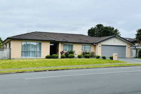 Photo of property in 76 Westgate Drive, Massey, Auckland, 0614
