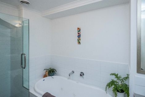 Photo of property in Augusta Apartments, 19/254 Willis Street, Te Aro, Wellington, 6011