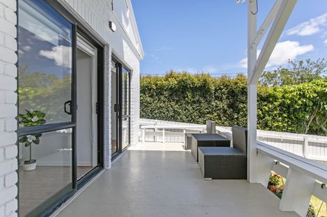 Photo of property in 27 Gilfillan Street, Blockhouse Bay, Auckland, 0600