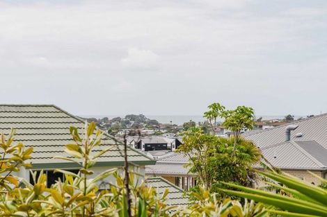 Photo of property in 7 John Dee Crescent, Red Beach, 0932