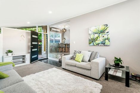 Photo of property in 554 Swanson Road, Ranui, Auckland, 0612