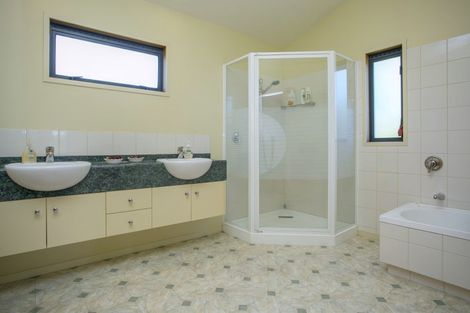 Photo of property in 8 Chad Street, Rainbow Point, Taupo, 3330