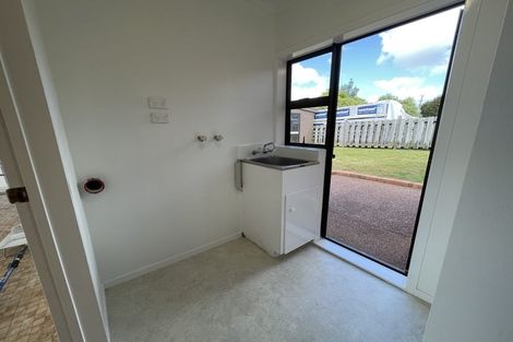 Photo of property in 1 Seagrove Road, West Harbour, Auckland, 0618
