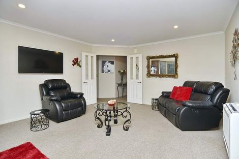 Photo of property in 3 Reeves Road, Rangiora, 7400