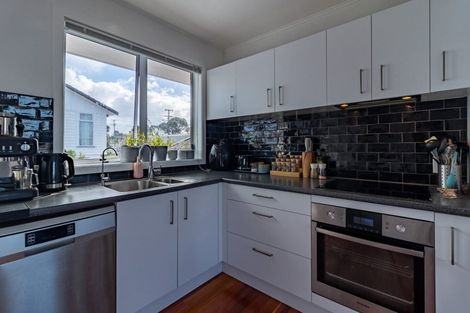 Photo of property in 1/54 Richards Avenue, Forrest Hill, Auckland, 0620