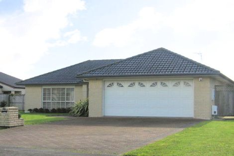 Photo of property in 48 Claremont Way, East Tamaki Heights, Auckland, 2016