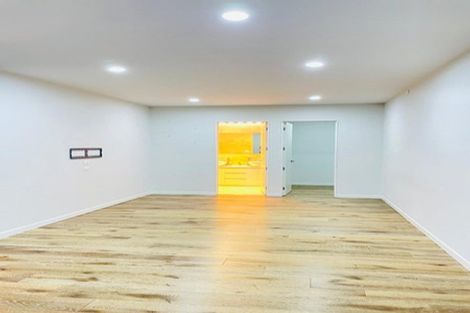 Photo of property in 23 Bartells Drive, Goodwood Heights, Auckland, 2105