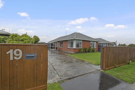 Photo of property in 19 Dunstan Crescent, Hornby, Christchurch, 8042