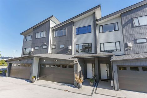 Photo of property in 14 Moki Place, Long Bay, Auckland, 0630