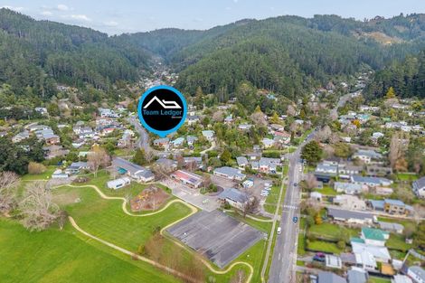 Photo of property in 12 Forest Road, Pinehaven, Upper Hutt, 5019
