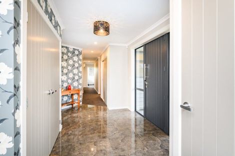 Photo of property in 31 Briarwood Road, Kelvin Grove, Palmerston North, 4470