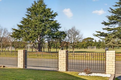 Photo of property in 40 Oakley Crescent, Hornby, Christchurch, 8042