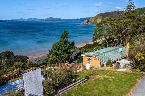 Photo of property in 4 Queens View Road, Russell, 0202