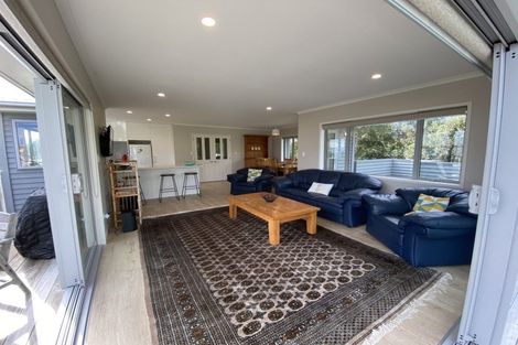 Photo of property in 20 Messenger Terrace, Oakura, 4314