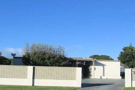 Photo of property in 13 Olive Terrace, Paraparaumu Beach, Paraparaumu, 5032