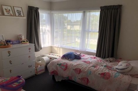 Photo of property in 16 Aspiring Avenue, Milson, Palmerston North, 4414