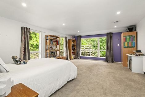 Photo of property in 1 Westhaven Drive, Tawa, Wellington, 5028