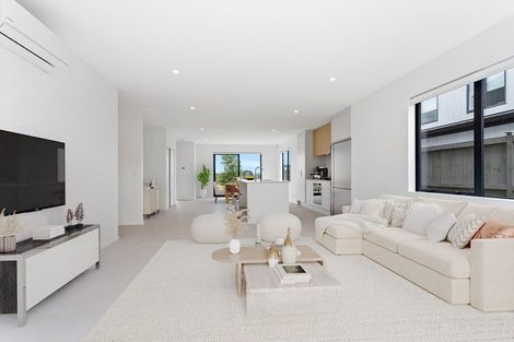 Photo of property in 29 Parkmore Drive, Rosehill, Papakura, 2113