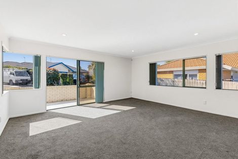 Photo of property in 53 Kath Hopper Drive, Orewa, 0931