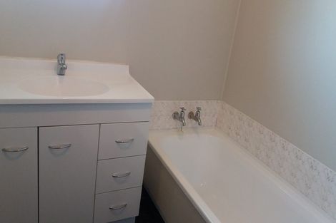 Photo of property in 20 Fisher Place, Carterton, 5713